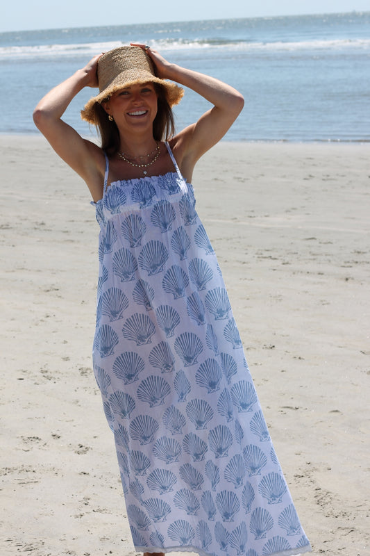 Magnolia Maxi in Blue Scallop Shell
